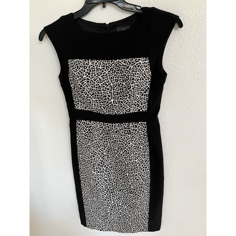 Adrianna Papell Sheath Dress Petite 4P Black White Color Blocking Cocktail Luxe